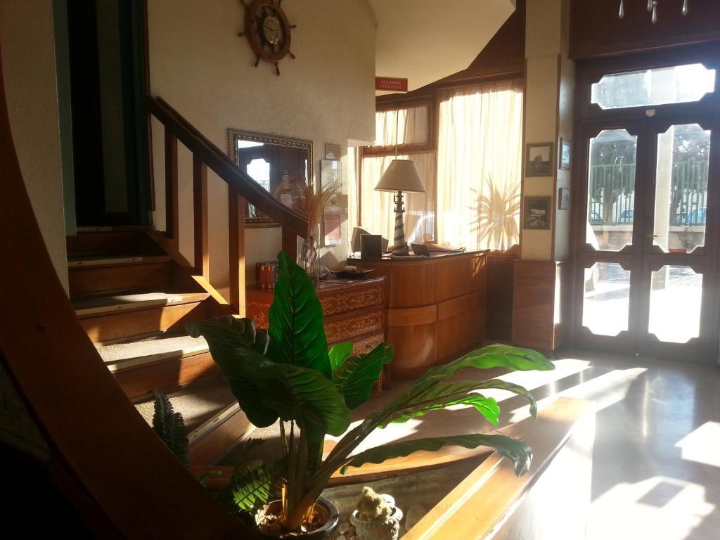 Hotel L'Approdo Brindisi Dış mekan fotoğraf